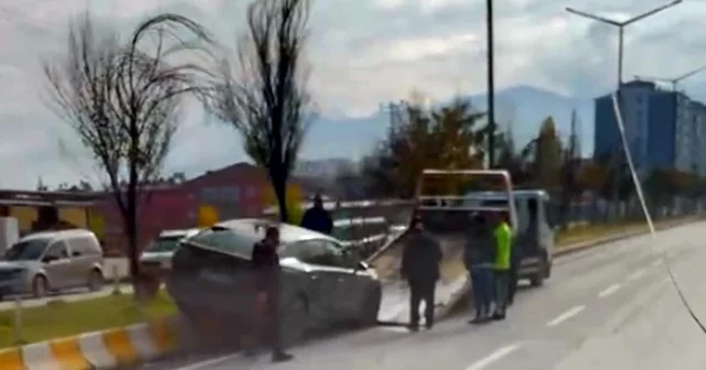 Şırdancı Mehmet olarak bilinen fenomenin kullandığı otomobil, yayaya çarptı Muş Haberleri
