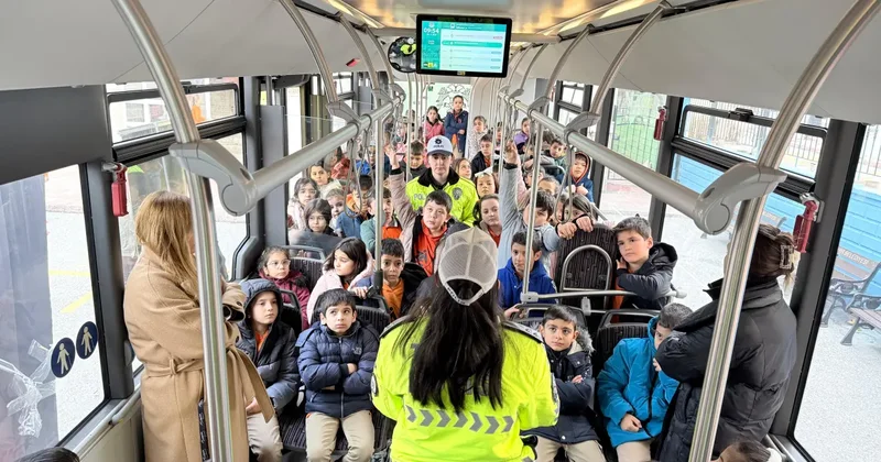 Konya Büyükşehir den nezaket otobüsü: Öğrencilere trafik kültürü aşılanıyor!