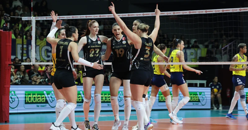 Vakıfbank, Fenerbahçe yi devirdi: 10 da 10 yaptı! Voleybol Haberleri