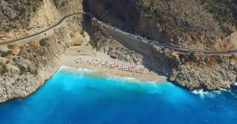 Zeytinlikler şimdilik kurtuldu! Otoyol projesine yargı freni