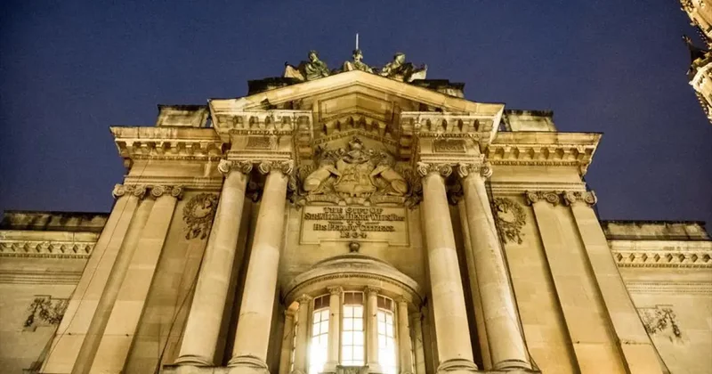 İngiltere de müze soygunu: 4 kişi 600 den fazla eser çaldı