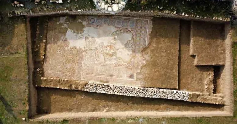 Hadrianopolis Antik Kenti nde mozaikli salon ortaya çıkarıldı Sözcü Gazetesi