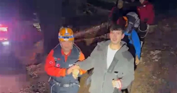 Akdağ a tırmanırken mahsur kalan 3 arkadaş kurtarıldı