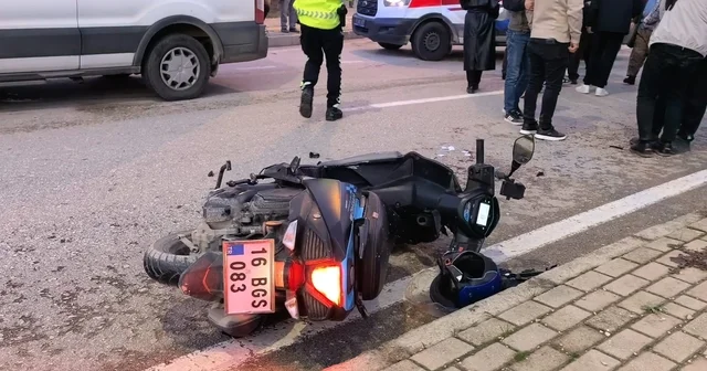Motosiklet kadına çarptı: 2 yaralı Bursa nın İnegöl ilçesinde meydana gelen kazada motosiklet karşıdan karşıya geçmeye çalışan kadına çarptı; 2 kişi yaralandı. Bursa Haberleri