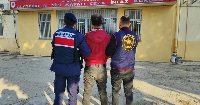 Manisa da üzüm üreticilerinin paralarını gasbeden firari hükümlü yakalandı Manisa Haberleri