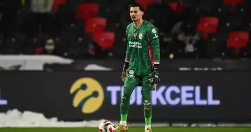 Derbide yedek kalan Uğurcan Çakır, Okan Buruk ile özel görüştü