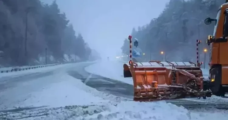 Kahramanmaraş kara yolu araç trafiğine kapatıldı