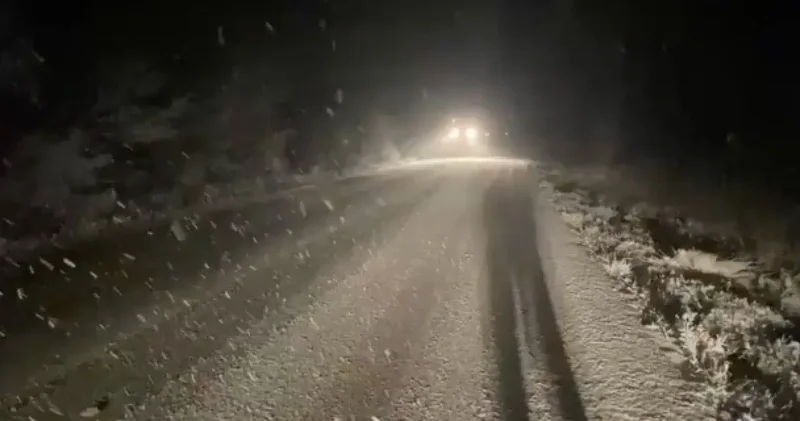 İstanbul’a beklenen kar geldi ilçeler beyaza büründü