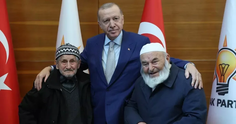 Cumhurbaşkanı Erdoğan, Düzceli asırlık vatandaşlarla bir araya geldi