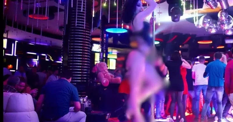 18 yaş altı kızlara skandal tuzak! Ücretsiz eğlence diye başlayıp fuhşa gidiyor