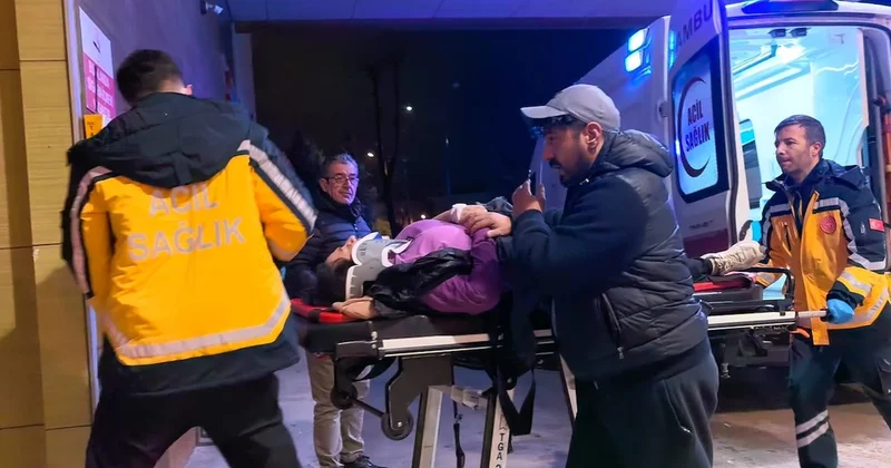 Yolun karşısına geçmeye çalışan anne ve kızına minibüs çarptı Sözcü Gazetesi