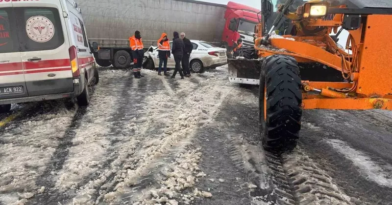 Viranşehir Diyarbakır yolunda zincirleme kaza: 4 yaralı