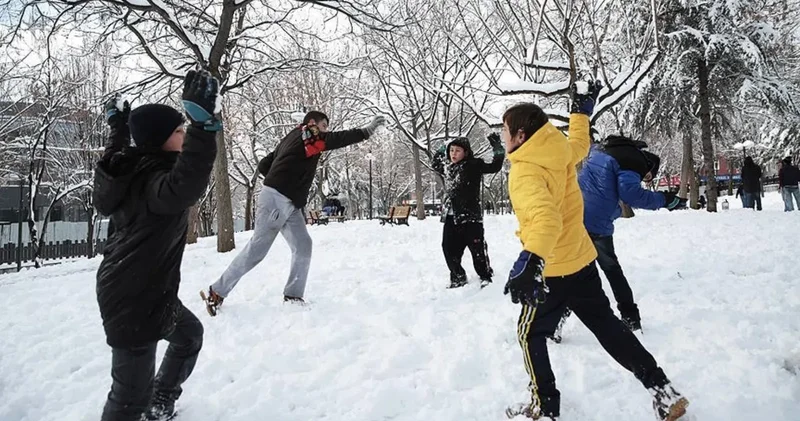 Kar tatili haberleri peş peşe geldi; birçok kentte eğitime ara!