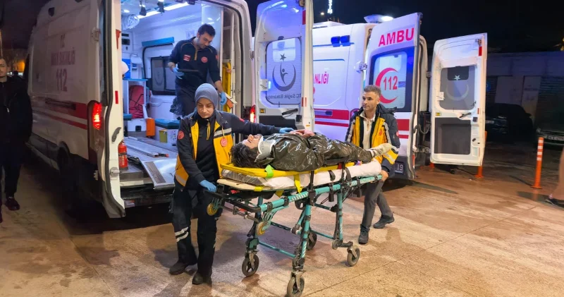 Bursa da yolun karşısına geçmek isteyen yayaya motosiklet çarptı: İki kişi yaralandı Gündem Haberleri