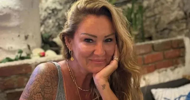 Pınar Altuğ, kendisinden para isteyen takipçisini ifşa etti: Birinden bu kadar rahat para istemek?