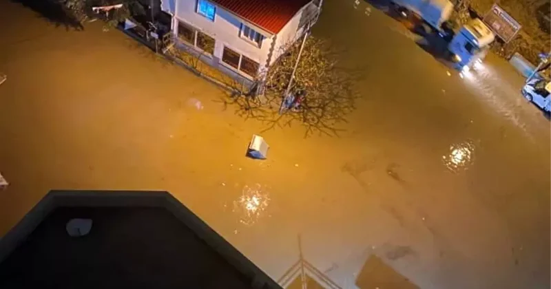 Adana da Şiddetli Yağış Hayatı Olumsuz Etkiledi