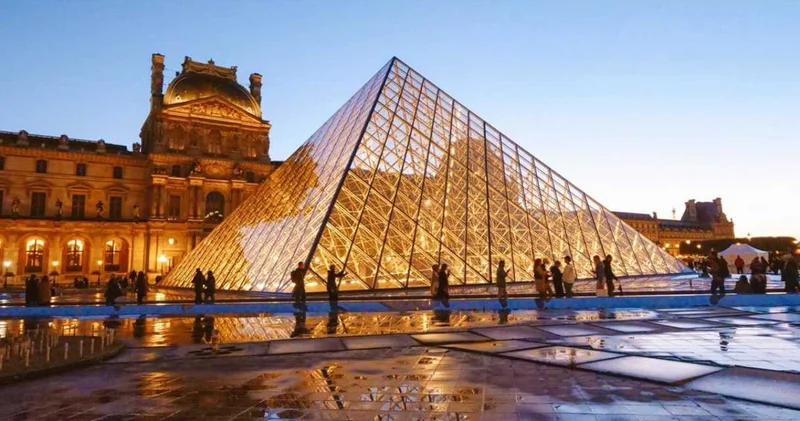 Dünyaca ünlü Louvre müzesi ziyarete kapatıldı! Bu defa hırsızlık değil