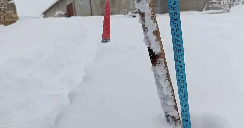 Şükranlı’da kar kalınlığı 35 santimetreyi geçti