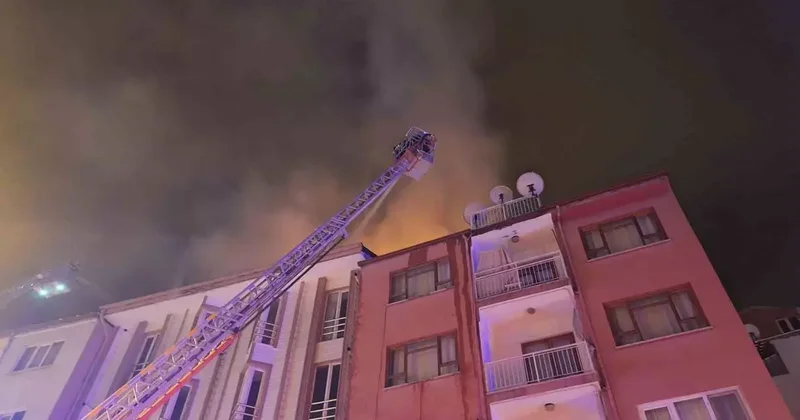 Burdur’da 4 katlı binada korkutan yangın