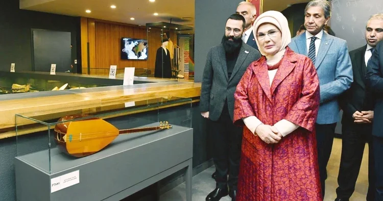 Şehit Öğretmen Aybüke’nin ağlatan bağlaması çocuklara emanet...