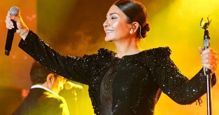 25 milyon dinlenmeyi şarkılarla kutladı