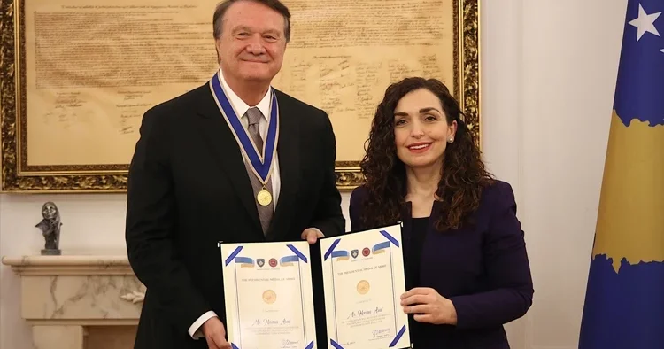 Hasan Arat, Kosova Cumhurbaşkanlığı Onur Nişanı ile ödüllendirildi!