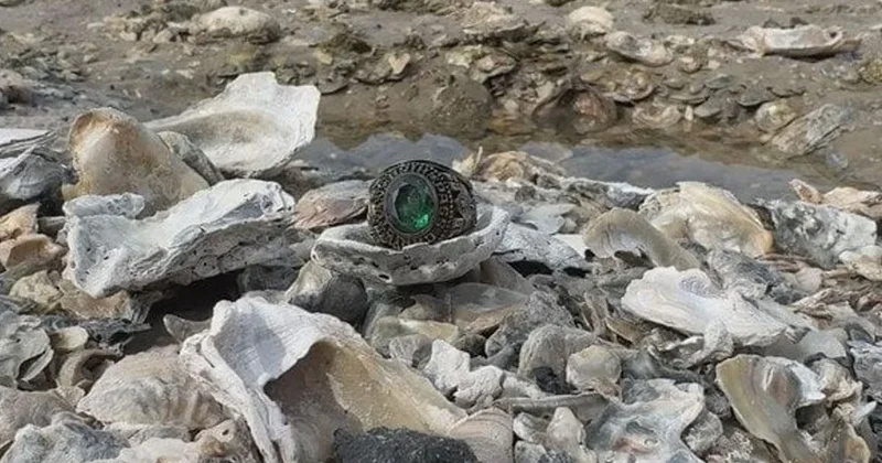 44 yıl önce plajda kaybettiği yüzüğünü aynı yerde buldu Sözcü Gazetesi