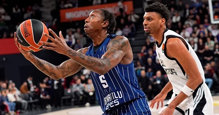 Anadolu Efes 91 60 Virtus Bologna (Euroleague maçı özeti)