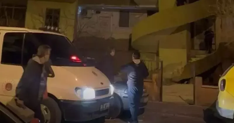 Kavga ihbarına giden polis, banyoda ceset buldu: 3 gözaltı
