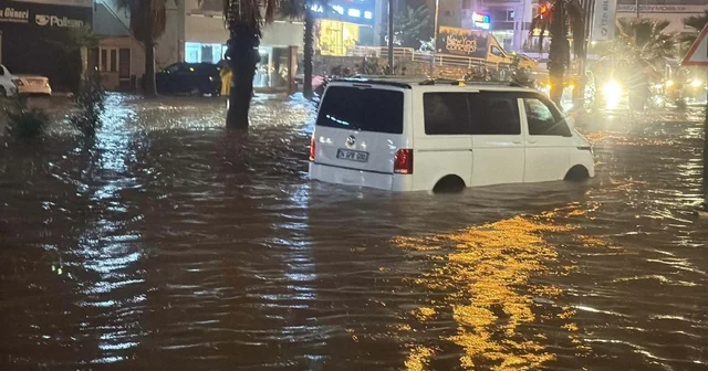 Bodrum da yağış uyarısının ardından okullara 1 gün ara verildi Muğla Haberleri