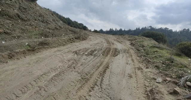 Toprak kayması nedeniyle okula gidemeyen öğrencilerin yolu açıldı Denizli Haberleri
