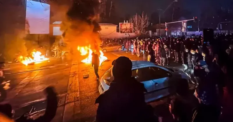 İran polisi sokak olaylarını bastırdı! Ölü sayısı açıklandı