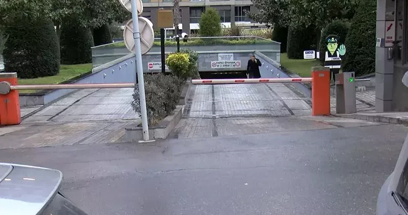 Bakırköy de sitenin otoparkında 2 araçtan çuvallardaki 30 milyon dolar çalındı iddiası