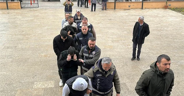 Suç örgütü üyesini diplomatik plakalı araçla yurt dışına kaçıran 6 şüpheli yakalandı Edirne Haberleri