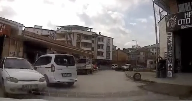 Elazığ da kaza ucuz atlatıldı: Saniyelerle ölümden döndü Elazığ Haberleri