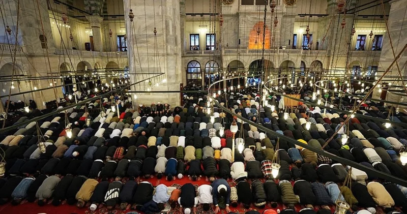 İlk teravih namazı vakti: 2026 İmsakiye ile ilk teravih namazı ne zaman? Teravih namazı İstanbul, Ankara ve 81 ilde saat kaçta kılınacak?