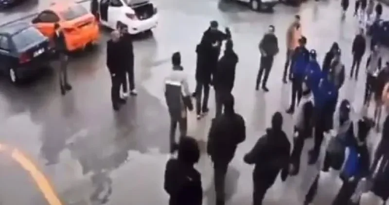 TÜVTÜRK istasyonunda polis memuru dövülerek öldürülmüştü: Yumruk atan saldırgan Ben de parmağımdan yaralandım, şikâyetçiyim demiş!