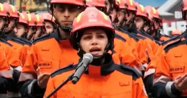 İBB bünyesinde gerçekleşen törende İtfaiyeci Duası nı kadın mezun okudu VİDEO İZLE