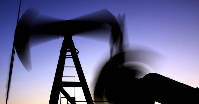 IEA, küresel petrol talebi artış öngörüsünü aşağı yönlü revize etti Enerji Haberleri