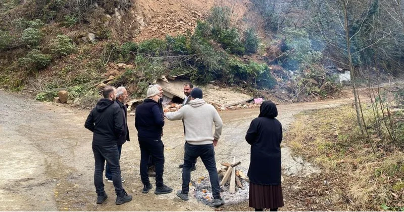 Heyelan evi yuttu! Facia kıl payı! Son dakika haberleri
