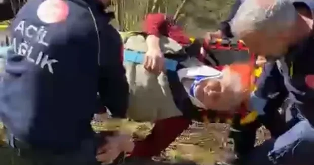 Trabzon haberleri Trabzon da cenazeye gidenler, yaşlı kadının hayatını kurtardı! 12 Şubat 2026