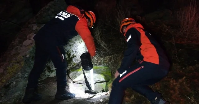 Define bulmak için girdikleri sarnıçta mahsur kalan 3 kişi, 4 saatte kurtarıldı Karaman Haberleri