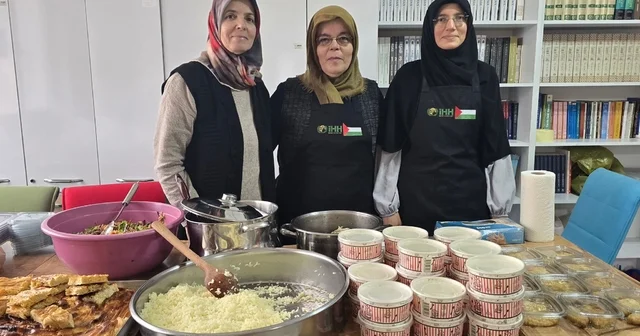 İHH Sivas Şubesince yetim ve ihtiyaç sahibi çocuklar için yemek programı düzenledi Sivas Haberleri