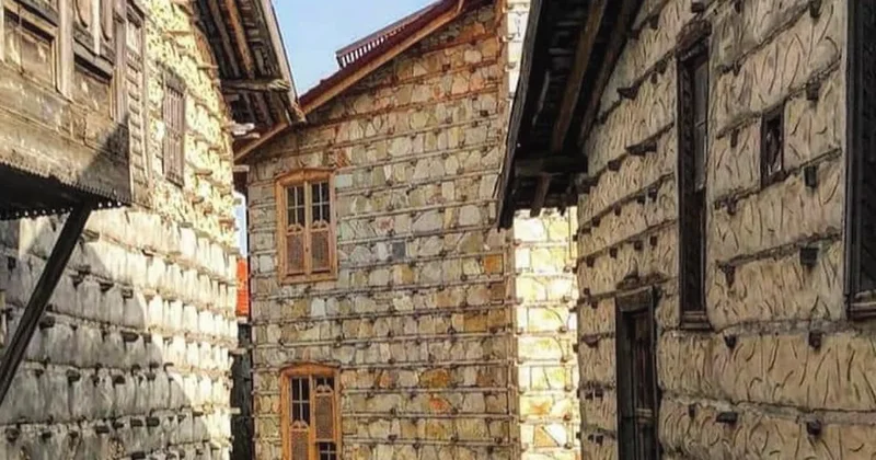 Tek bir çivi bile çakılmadı: Türkiye de sadece bu köyde görebilirsiniz Sözcü Gazetesi