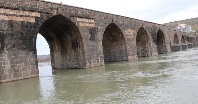 Barajlardan kontrollü tahliye sonrası Dicle Nehri nin su seviyesi yükseldi Diyarbakır Haberleri