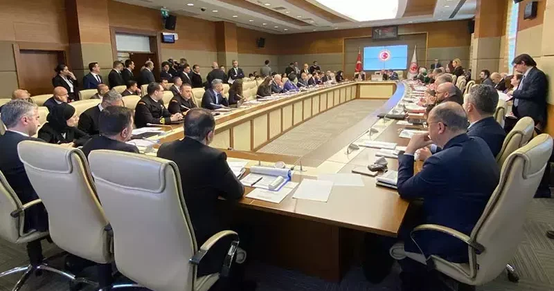 Doğum izni ve sosyal medya teklifinin komisyon görüşmeleri bayram sonrasına kaldı