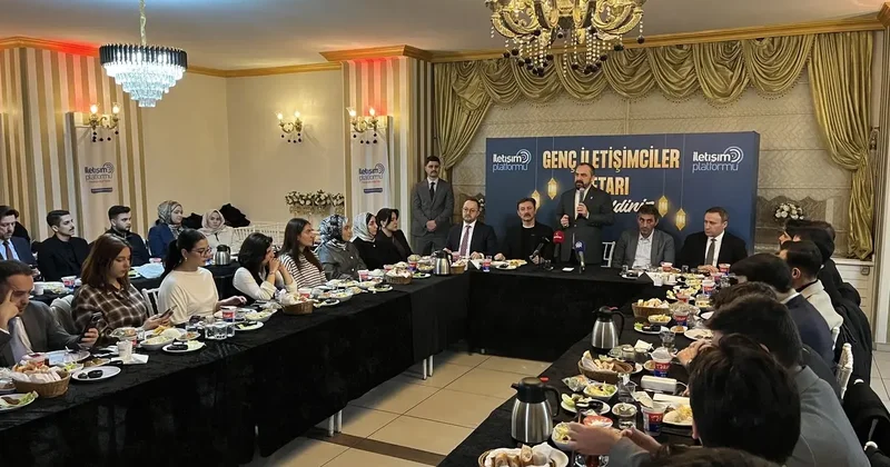 İstanbul’da iletişim fakültesi öğrencileri AK Parti nin düzenlediği iftarda buluştu