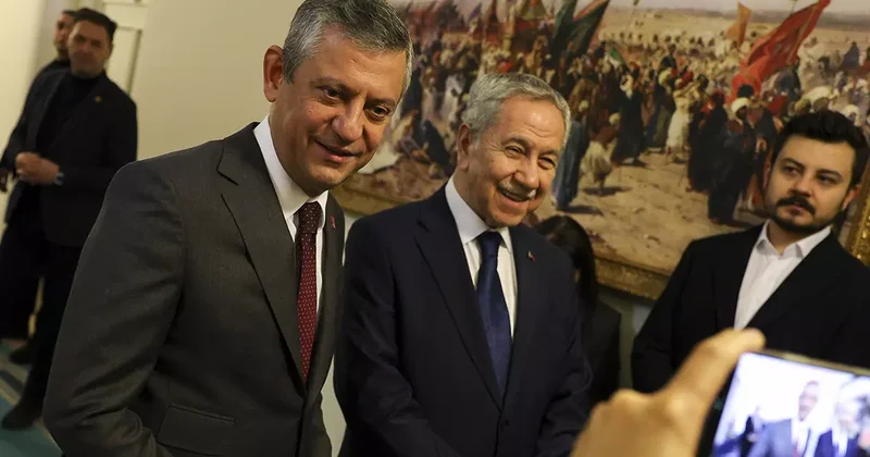 Özgür Özel ve Bülent Arınç’tan sürpriz görüşme! İBB davası sorusuna ilginç yanıt: “Güneşin altındaki her şey…”