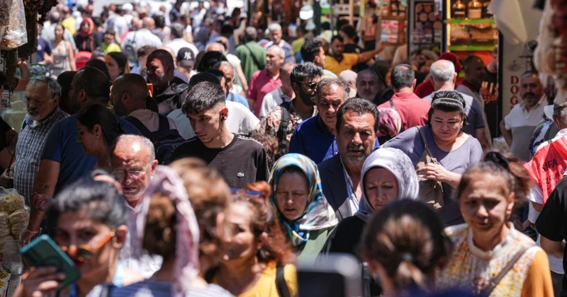 Uzmanlardan bayram alışverişi uyarısı: Son dakika fırsatlarına temkinli yaklaşılmalı