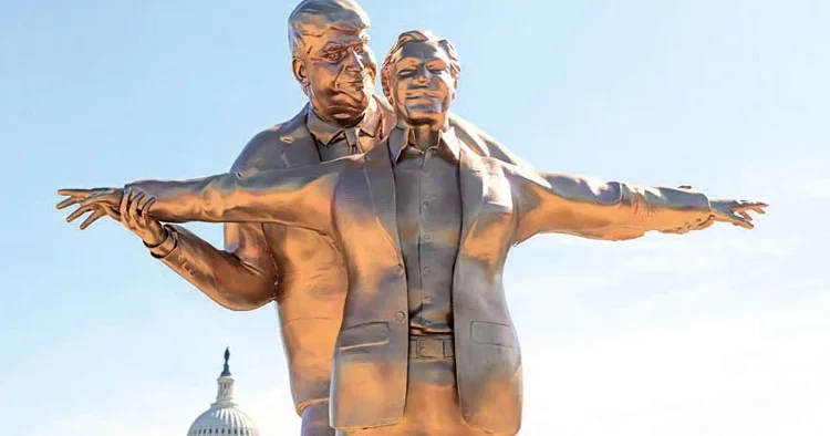 Trump ve Epstein’li ‘Titanik’ heykeli